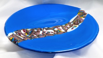 BLUE PLATE WITH PATTERNED STREAK, 8"